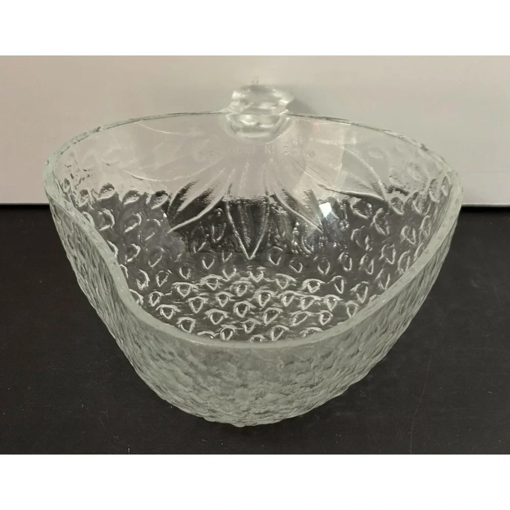 Vintage Clear Glass Strawberry Dessert Bowl – Large Master Serving Bowl